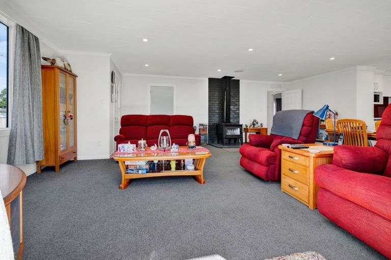 Photo of property in 30 Kahikatea Street, Inglewood, 4330