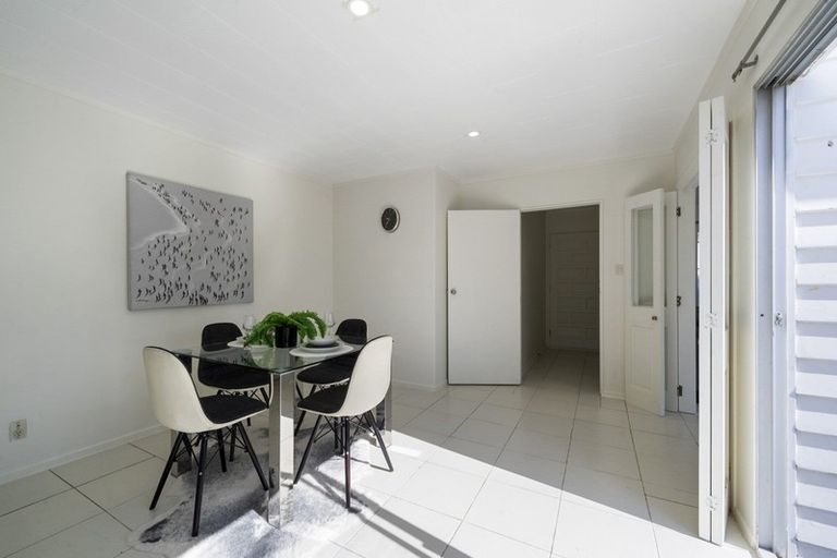 Photo of property in 3 Dennis Grove, Paraparaumu Beach, Paraparaumu, 5032