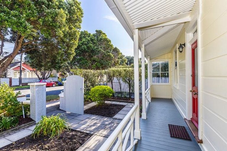 Photo of property in 23 Inglis Street, Seatoun, Wellington, 6022