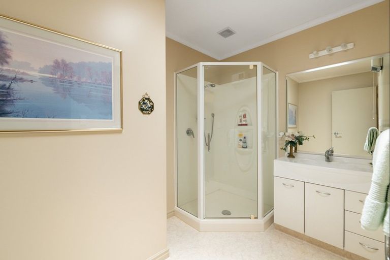 Photo of property in 43 Matene Place, Papamoa Beach, Papamoa, 3118