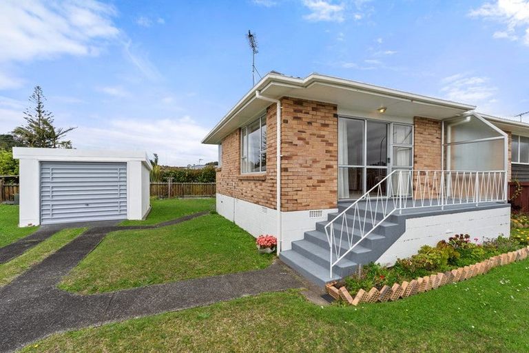 Photo of property in 3/26 Moana Avenue, Orewa, 0931