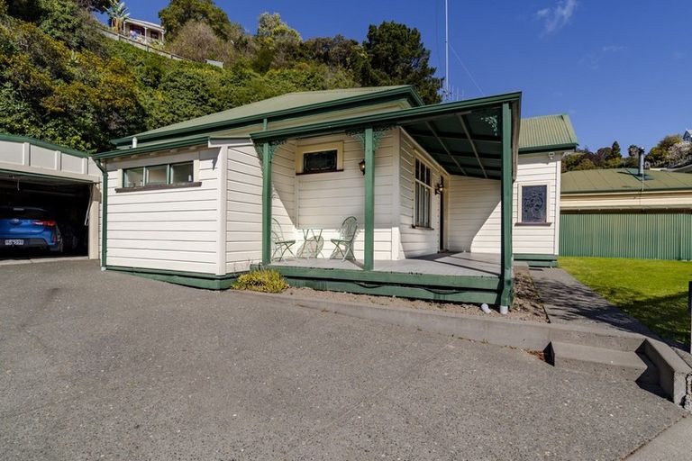 Photo of property in 158 Battery Road, Hospital Hill, Napier, 4110