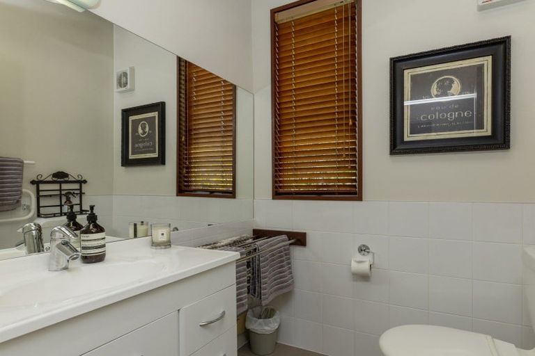 Photo of property in 26 Whakamoenga Point, Acacia Bay, Taupo, 3385