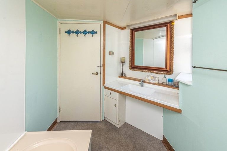 Photo of property in 25-27 Mowhanau Drive, Kai Iwi, Whanganui, 4574