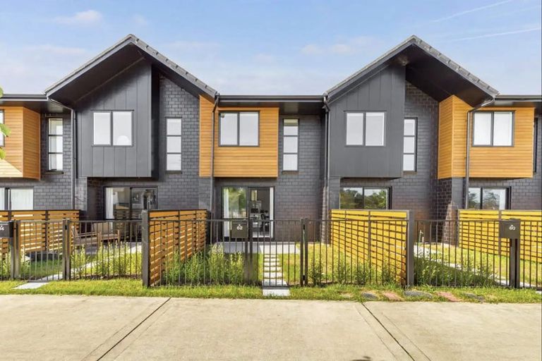 Photo of property in 86 Papatupu Way, Kumeu, 0810