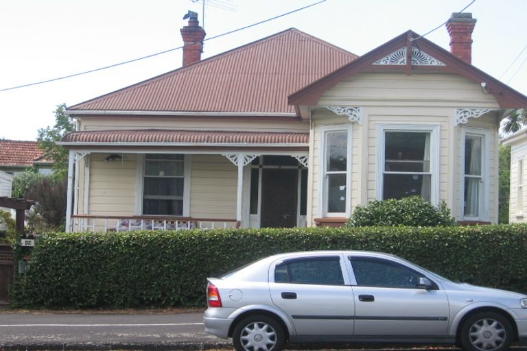 Photo of property in 14 Vauxhall Road, Devonport, Auckland, 0624