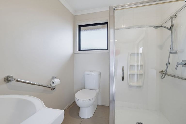 Photo of property in 2 Pegasus Place, Kelvin Grove, Palmerston North, 4414