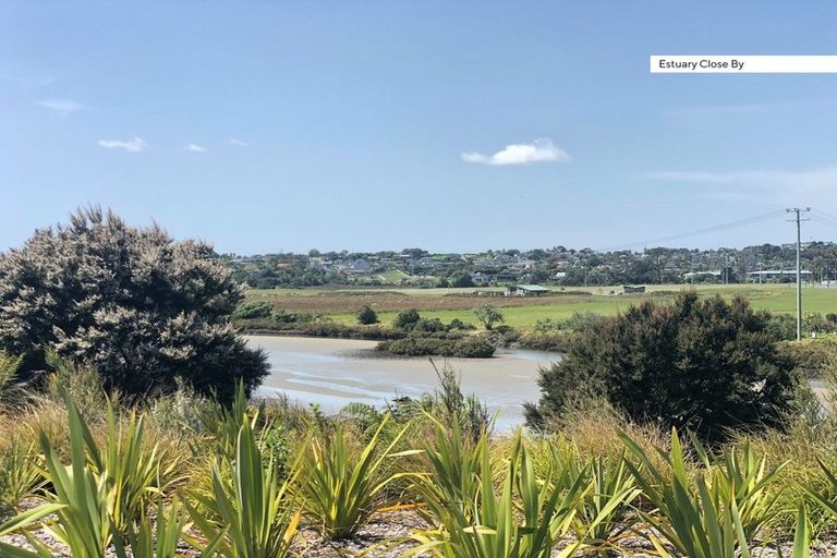 Photo of property in 100 Arran Point Parade, Orewa, 0931