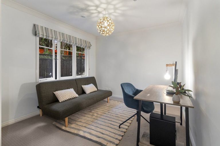 Photo of property in 28a Waterview Road, Stanley Point, Auckland, 0624