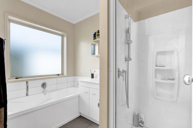 Photo of property in 333 Paraite Road, Paraite, New Plymouth, 4373