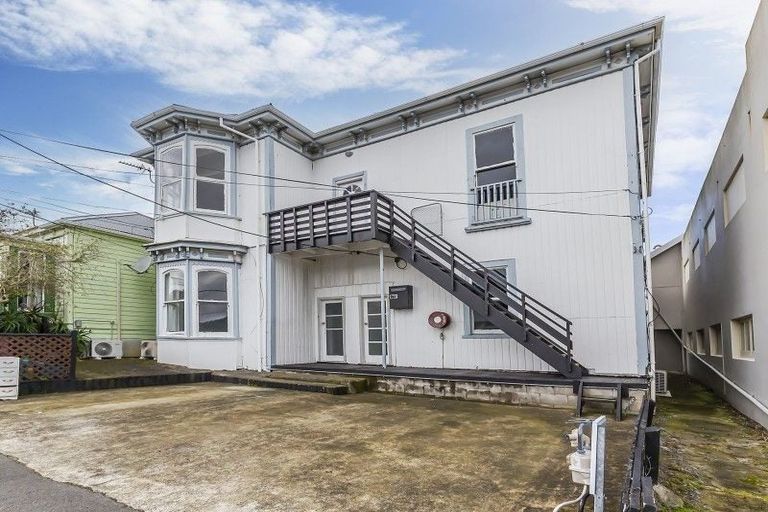 Photo of property in 60 Wilson Street, Newtown, Wellington, 6021