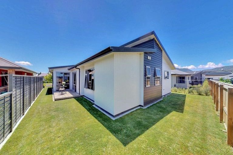 Photo of property in 19 Noumea Drive, Rangatira Park, Taupo, 3330