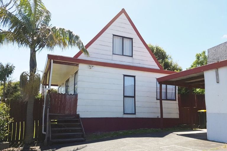 Photo of property in 1/8 Greenstone Place, Clover Park, Auckland, 2019