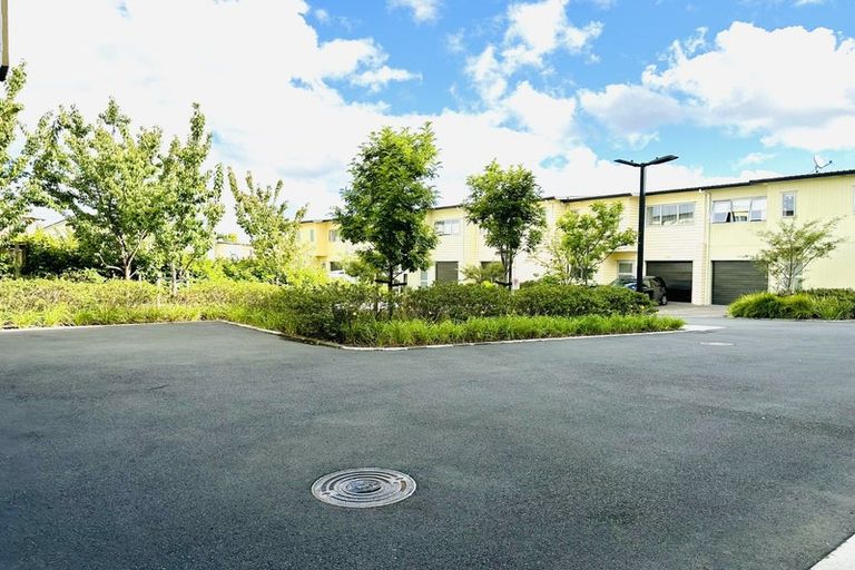 Photo of property in 10/11 Ray Small Drive, Papakura, 2110