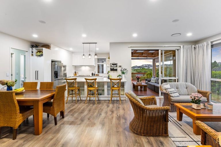 Photo of property in 21 Flavell Drive, Orewa, 0931