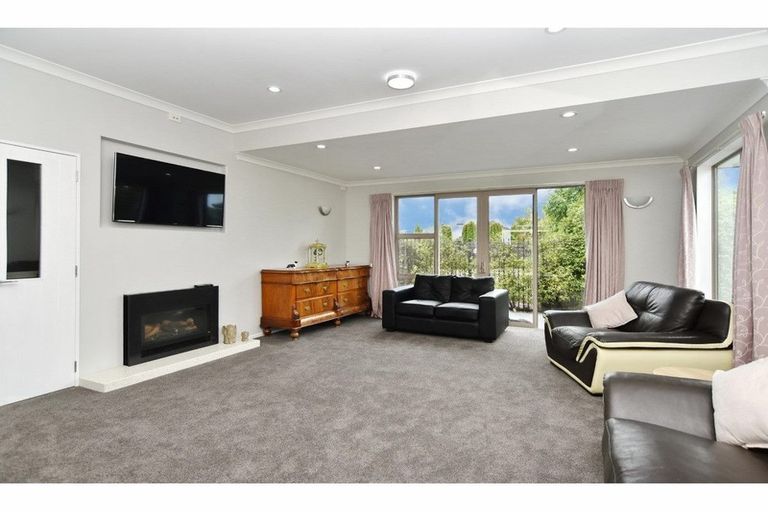 Photo of property in 23 Papaumu Green, Parklands, Christchurch, 8083