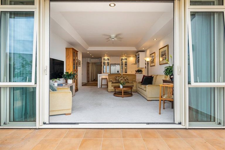 Photo of property in The Sands Apartments, 19/47 The Strand, Takapuna, Auckland, 0622