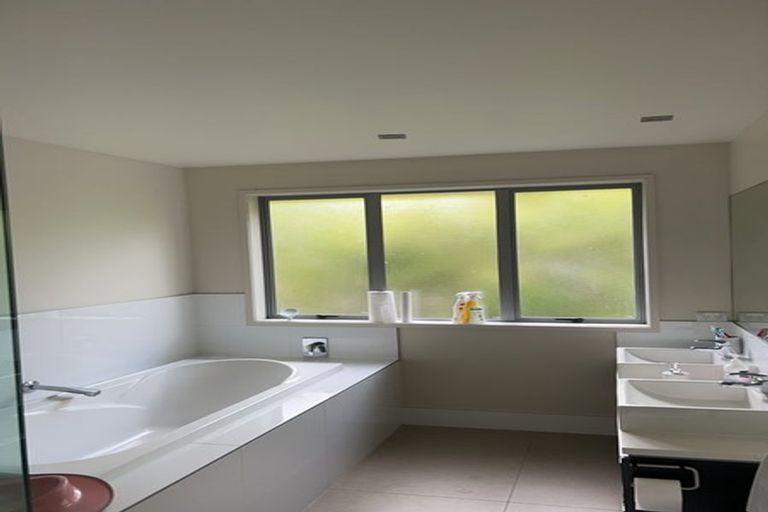 Photo of property in 715a Beach Road, Browns Bay, Auckland, 0630