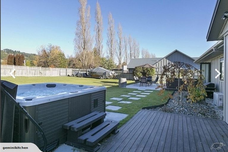 Photo of property in 120 Kinloch Road, Kinloch, Taupo, 3377