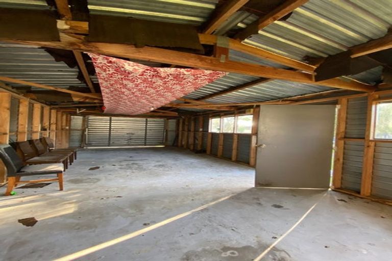 Photo of property in 18 Yeovil Road, Te Atatu Peninsula, Auckland, 0610