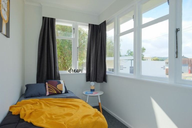 Photo of property in 14 Burgess Street, Green Island, Dunedin, 9018