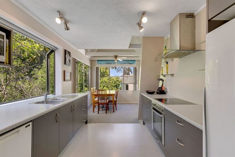 Photo of property in 21 Te Arataura Street, Takapuwahia, Porirua, 5022