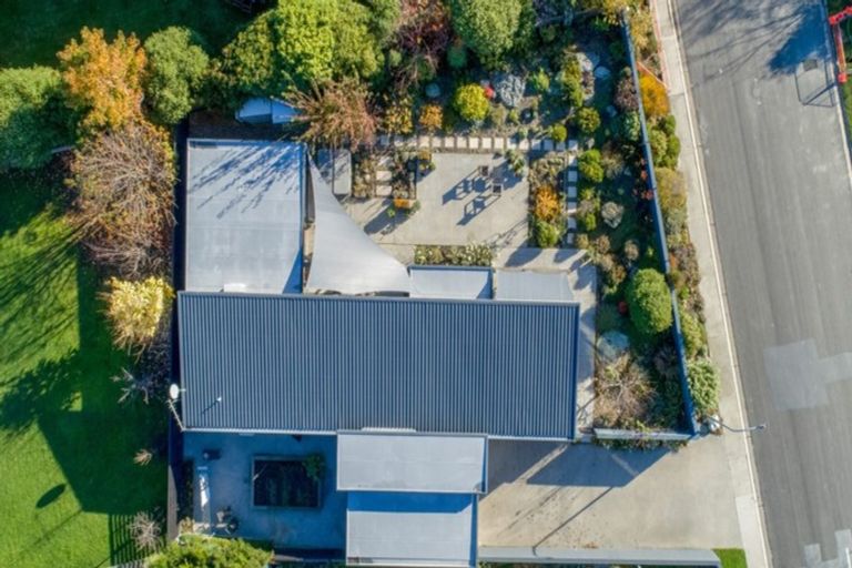 Photo of property in 1 Waimana Place, Wanaka, 9305