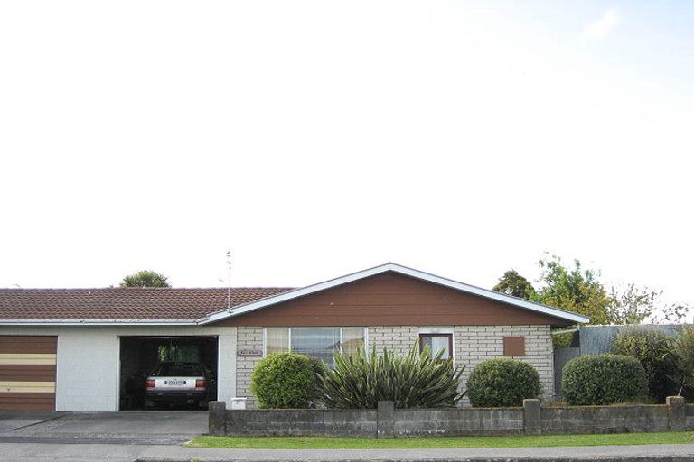 Photo of property in 10 Buckham Street, Rangiora, 7400