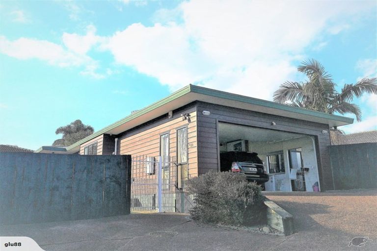 Photo of property in 1/63 Gosford Drive, Botany Downs, Auckland, 2010