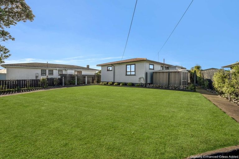 Photo of property in 10 Omori Place, Castlecliff, Whanganui, 4501