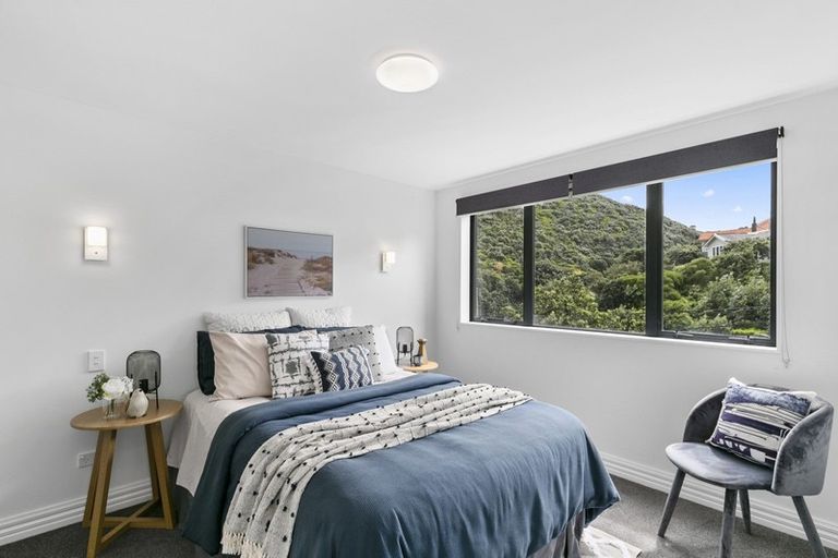 Photo of property in 73 Hungerford Road, Houghton Bay, Wellington, 6023