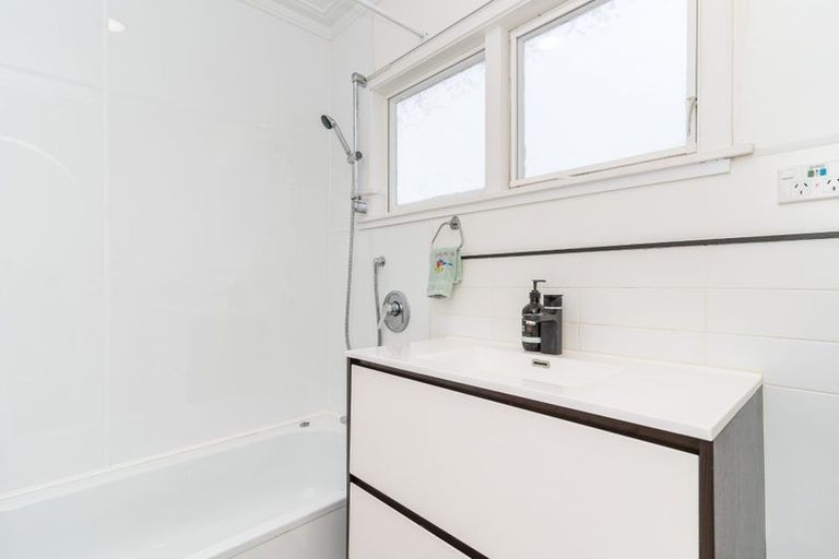 Photo of property in 16 Wycolla Avenue, Saint Clair, Dunedin, 9012