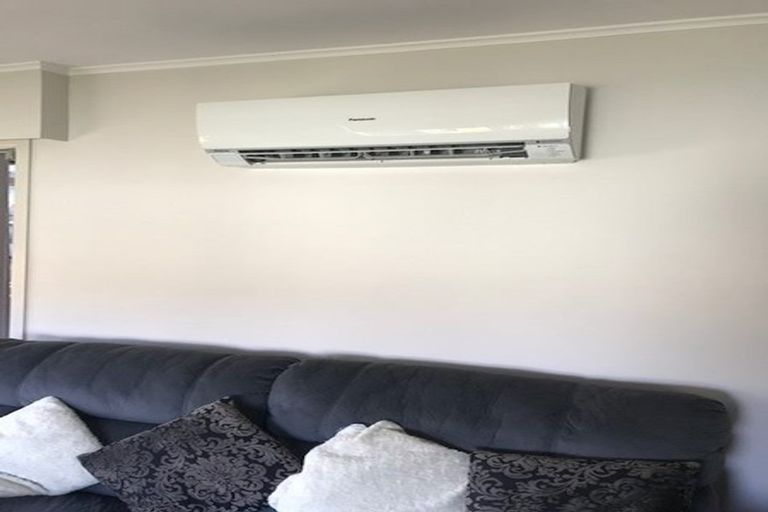 Photo of property in 145 Hutchinsons Road, Bucklands Beach, Auckland, 2014