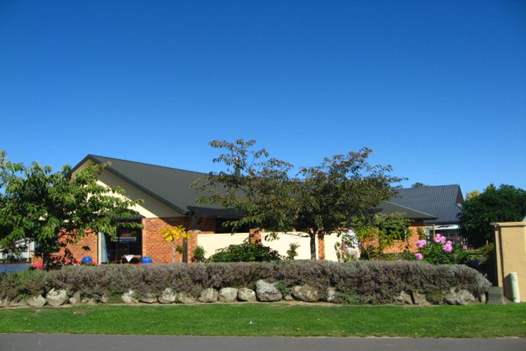 Photo of property in 8 Fenty Place, Mosgiel, 9024