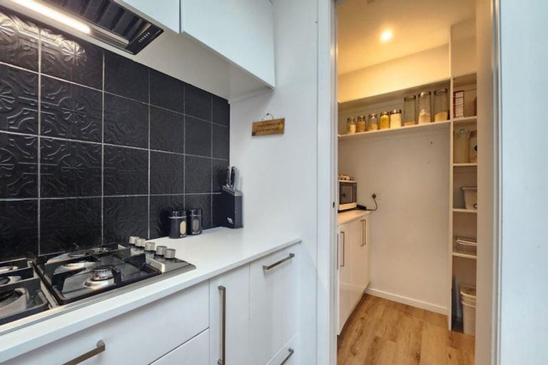 Photo of property in 6 Cartographer Way, Whitby, Porirua, 5024