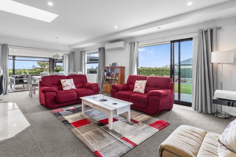 Photo of property in 9 Ruapai Drive, Levin, 5571