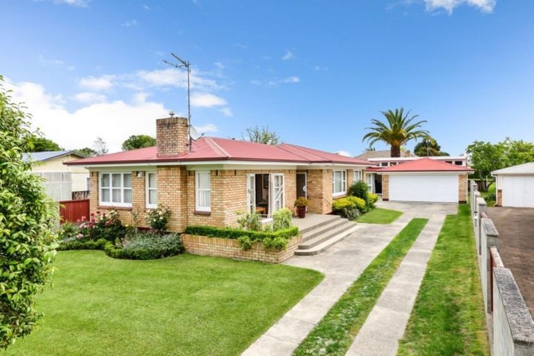 Photo of property in 35 Haultain Street, Fairfield, Hamilton, 3214