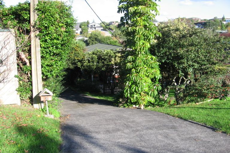 Photo of property in 1/6 Hythe Terrace, Mairangi Bay, Auckland, 0630