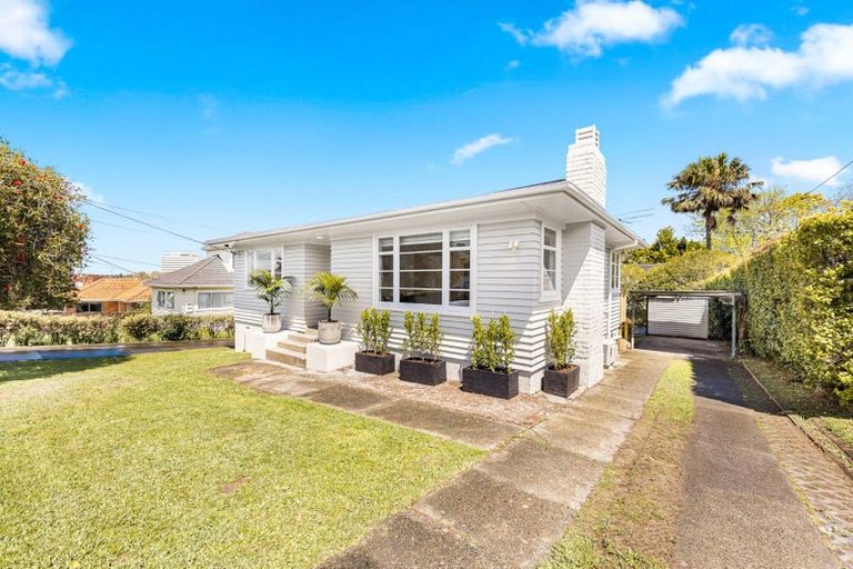 Photo of property in 14 Belmont Terrace, Milford, Auckland, 0620