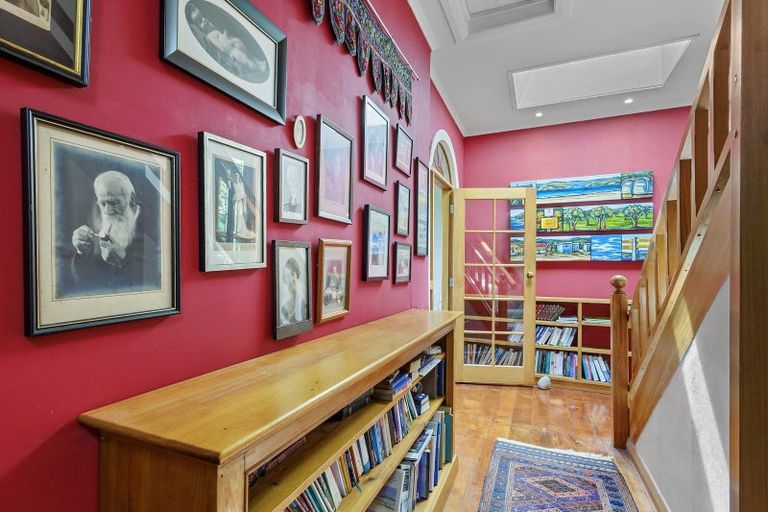 Photo of property in 18 Ngaumatau Road, Point Howard, Lower Hutt, 5013