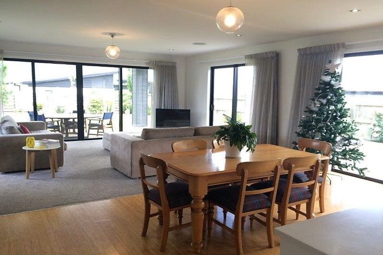 Photo of property in 9 Centre Crescent, Wanaka, 9305