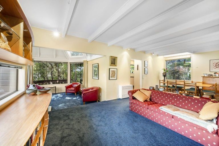 Photo of property in 17 Dillon Street, Lowry Bay, Lower Hutt, 5013