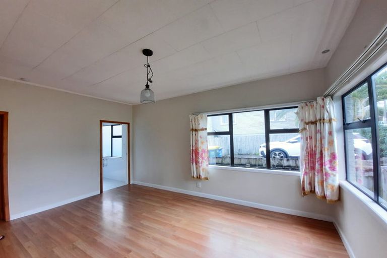 Photo of property in 2a Valdale Road, Henderson, Auckland, 0610