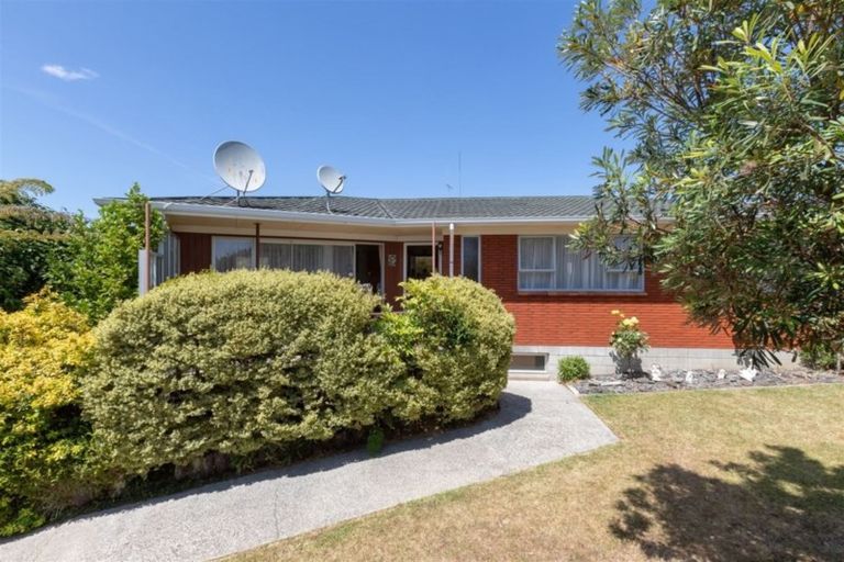 Photo of property in 27 Acacia Crescent, Glenview, Hamilton, 3206