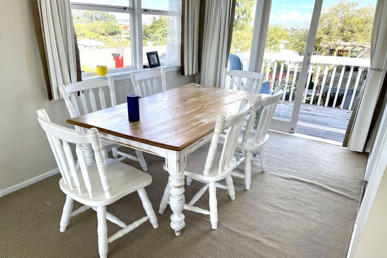 Photo of property in 6 Dudding Avenue, Northcote, Auckland, 0627