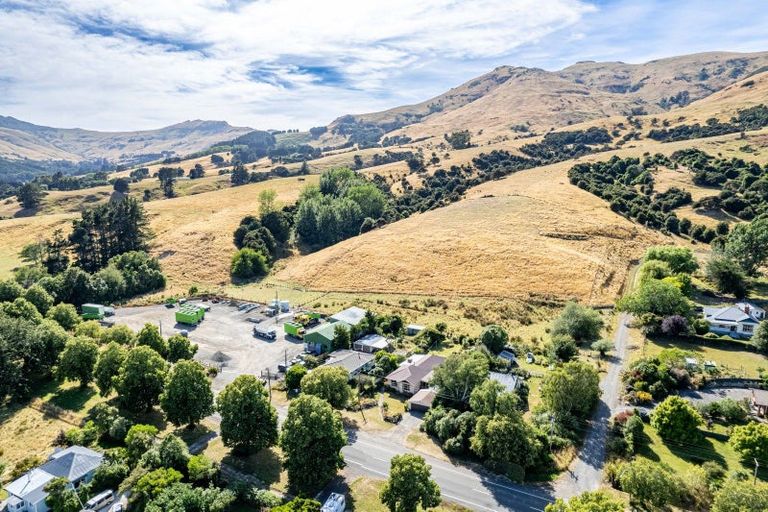Photo of property in 4512 Christchurch Akaroa Road, Little River, 7591