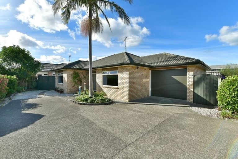 Photo of property in 29 Dan Tori Place, Orewa, 0931