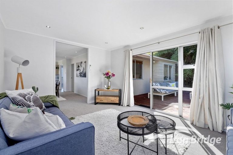 Photo of property in 17 Tacitus Place, Totara Vale, Auckland, 0629