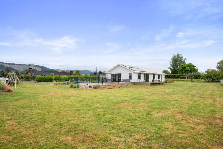 Photo of property in 49 Wakefield Road, Levin, 5571