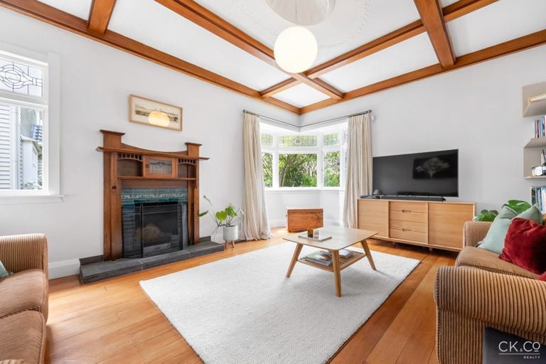 Photo of property in 17 Saint Albans Grove, Woburn, Lower Hutt, 5010